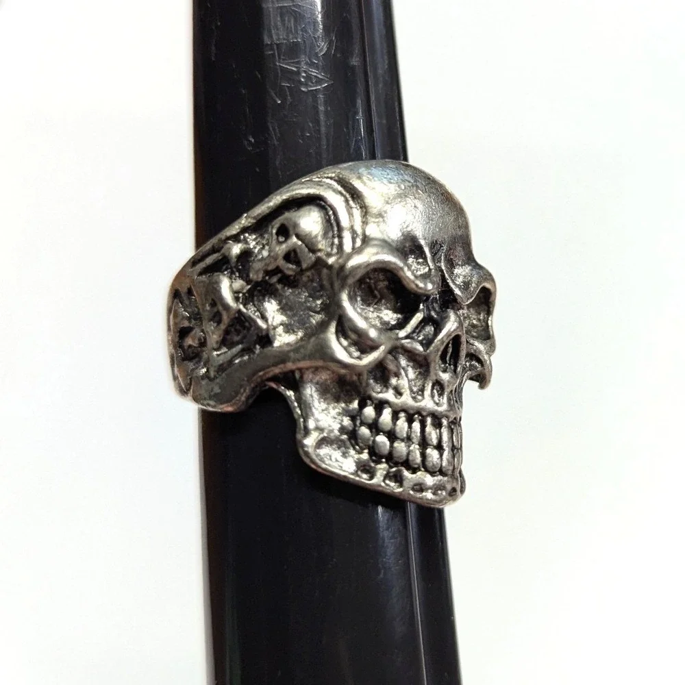 Vintage New Skull Ring Unisex Big Mens Plus Size 11 SilverTone Gothic‎ Biker